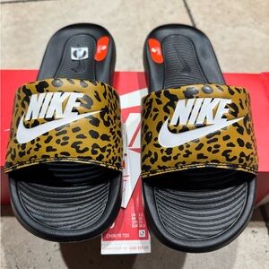 Nike Victor One Slide Print